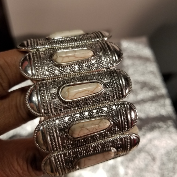 HOST PICK:  Egyptian Style Silverton bracelet - Picture 4 of 6